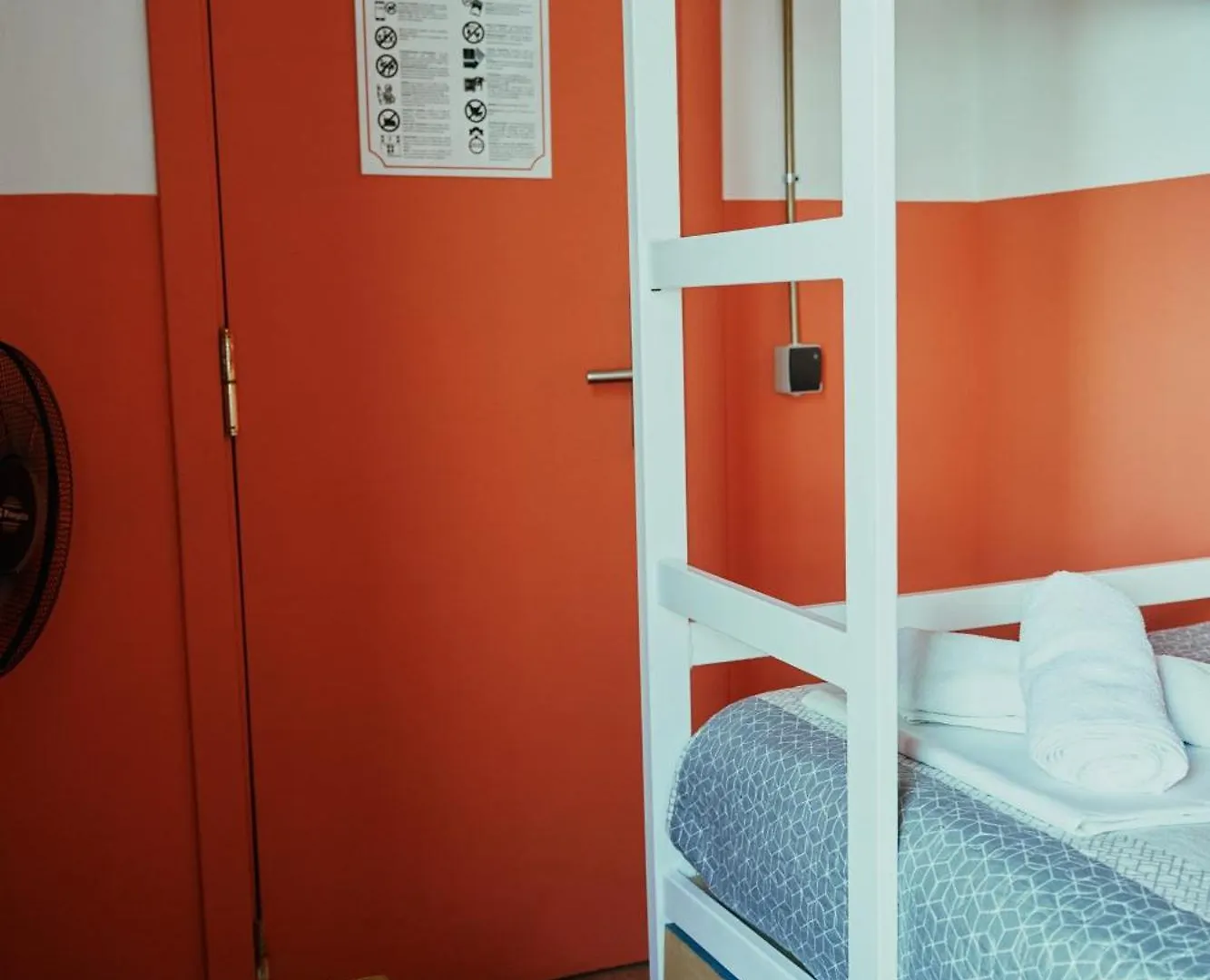 Loft Hostal Group リョレート・デ・マル