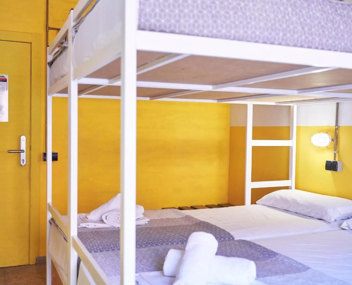 Loft Hostal Group リョレート・デ・マル