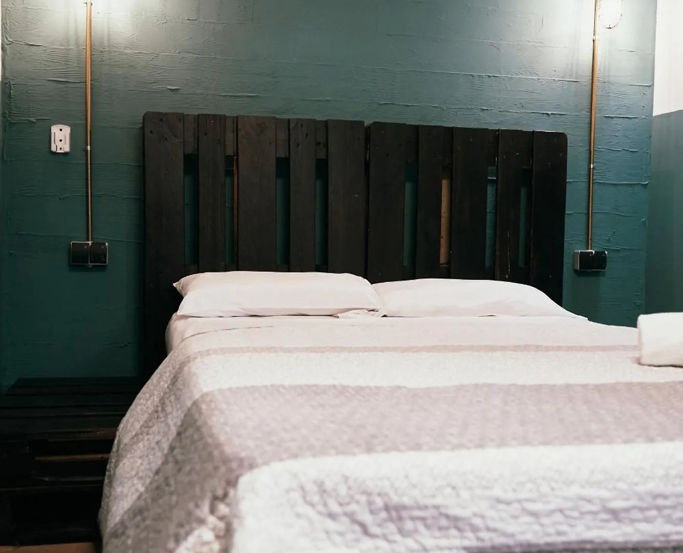 ホステル Loft Hostal Group リョレート・デ・マル